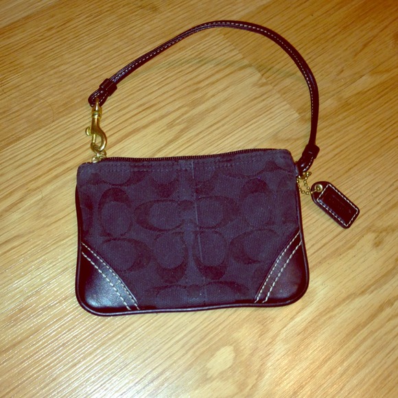 🌟SOLD!!🌟Black Coach Wristlet