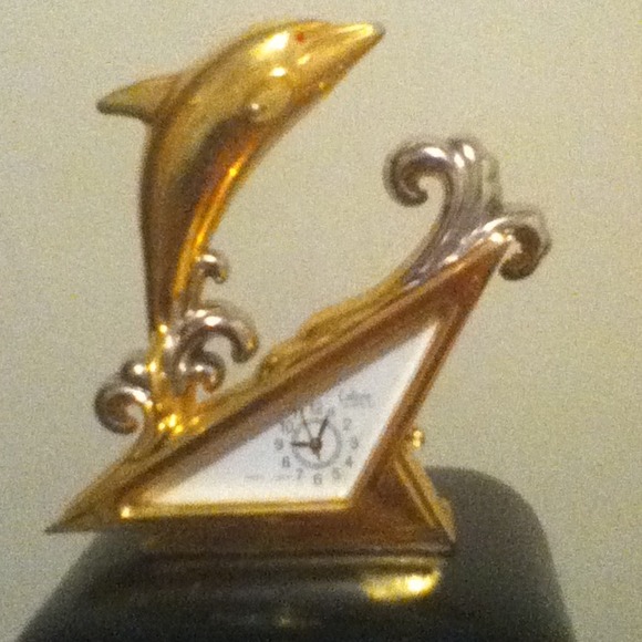 Dolphin clock small