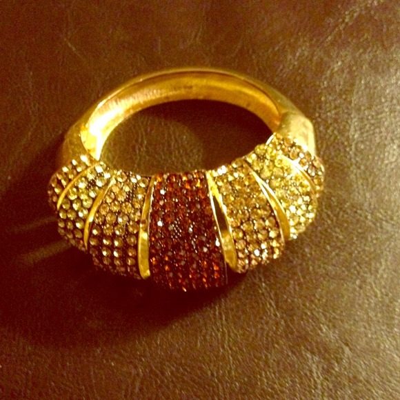 Beautiful Gold & Crystal Bracelet 🌀Just reduced🌀