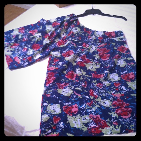 *BUNDLED for Trade with mdqmom floral one shoulder