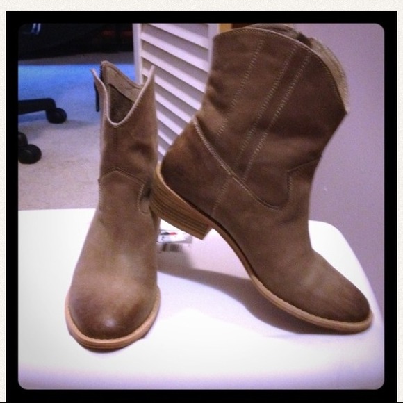 ❗❗SOLD❗❗Boots