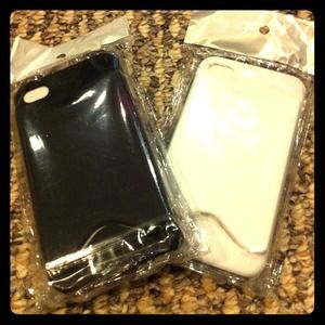 ◼New I phone 4 & 4s black & white cover case. ◼