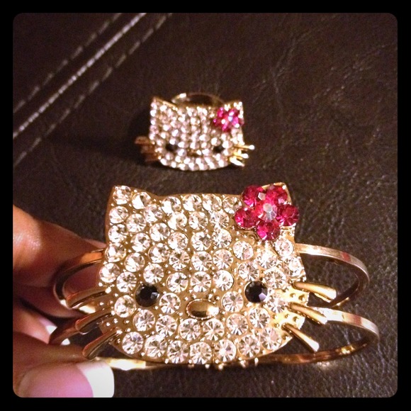 Hello Kitty Bracelet and ring✨Discounted✨