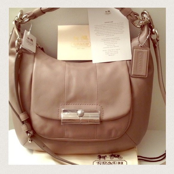 Authentic Coach purse, brand new - With tags! - Picture 4 of 4