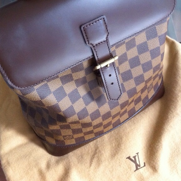 SOLD!!! Louis Vuitton Soho Damier