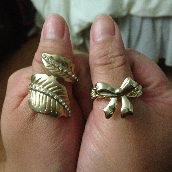 🍂🎀Gold rings - London Brand Primark - Size L
