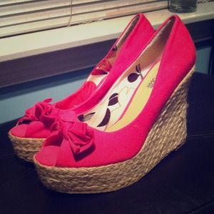 Hot pink wedges