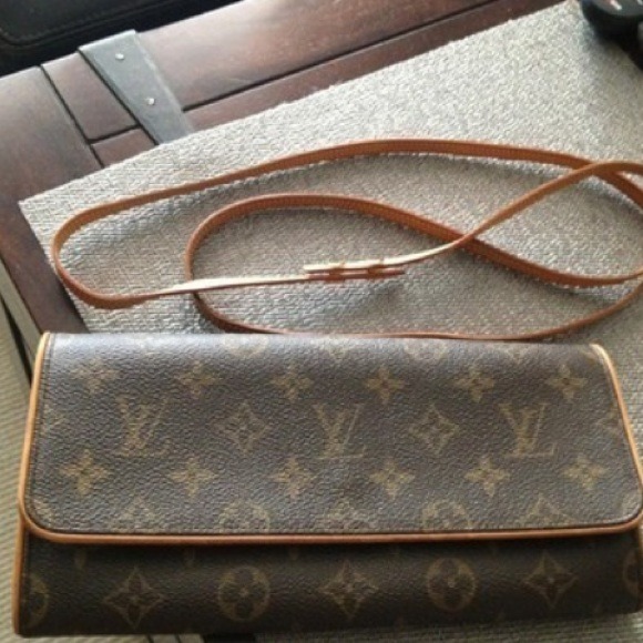 SOLD!!!! Louis Vuitton Pochette Twin GM Clutch