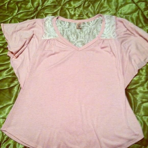 Never worn pink shirt - Picture 1 of 2