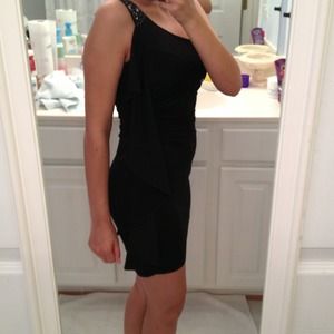 ⛔️Sold⛔️Black one-shoulder dress with embelish