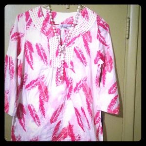 $$Reduced$$Hot pink white comfortable top