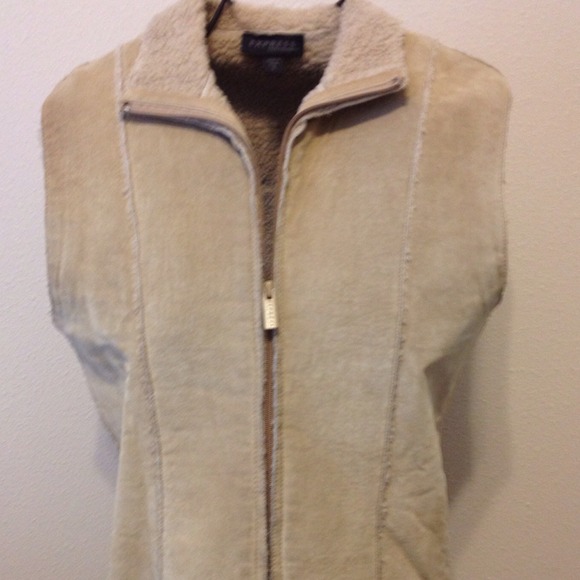 ***Sold*** Suede Vest with fleece lining size S - Picture 1 of 4