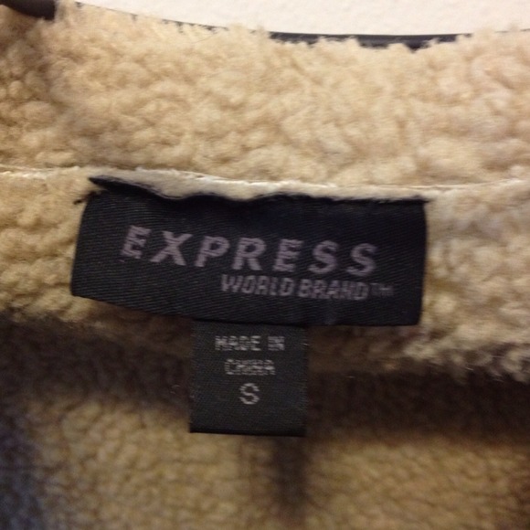 ***Sold*** Suede Vest with fleece lining size S - Picture 4 of 4