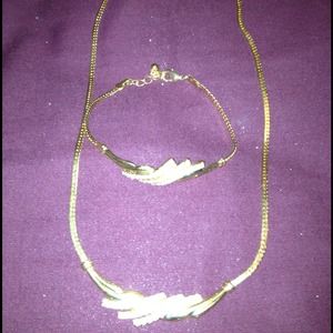 Necklace and bracelet gold tone