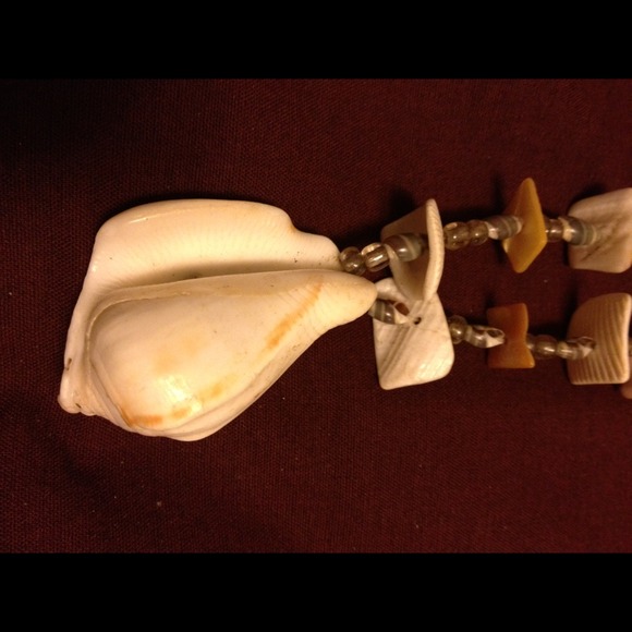 Sea shell necklace - Picture 2 of 4