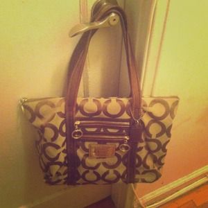 poppy coach authentic bag worn twice