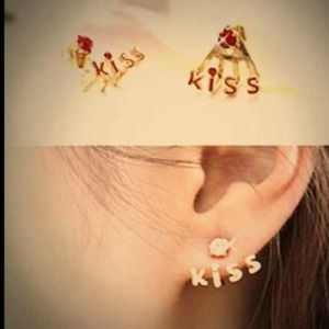 Kiss earrings