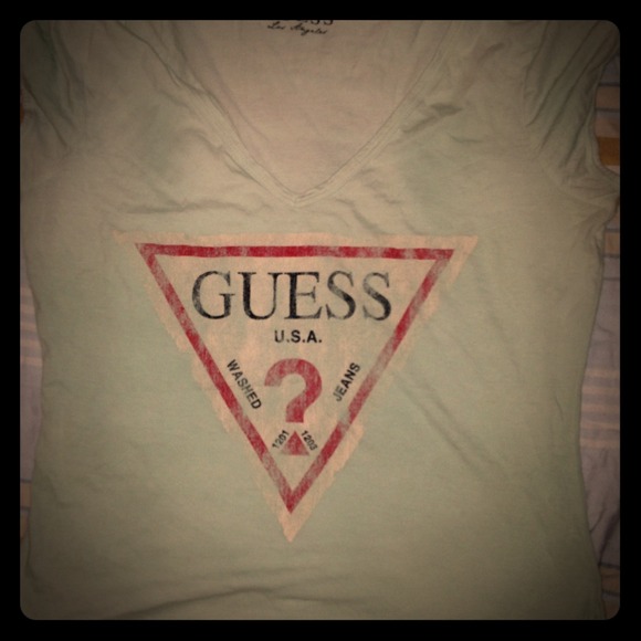 Guess VNeck