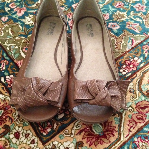 Sold❗❗Brown open toe flats