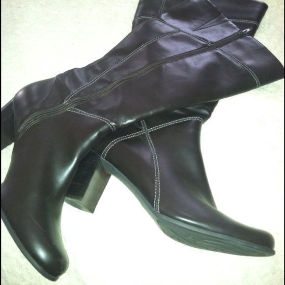 Naturalizer wide shaft boots. Guess heels. BUNDLE