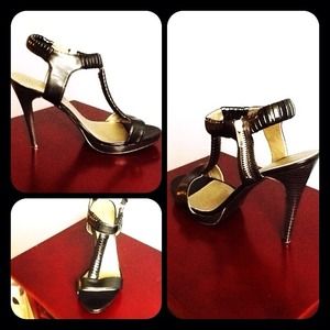 Black zipper t-strap sandals