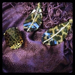 Tortoise shell earrings and statement ring