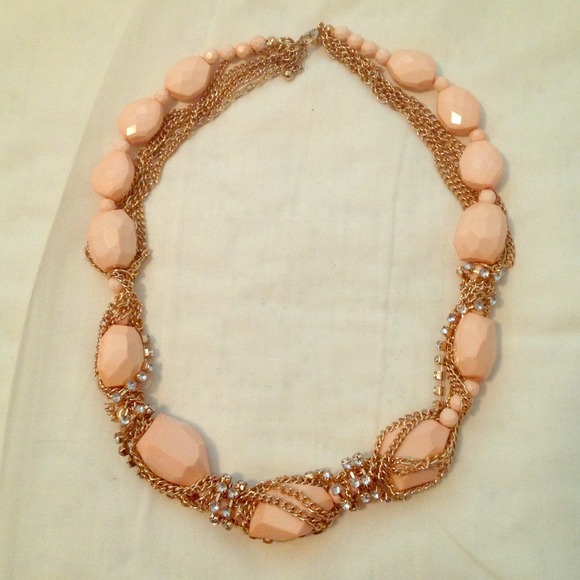🚫SOLD🚫 Peachy Pink Beaded Gold Chain Necklace