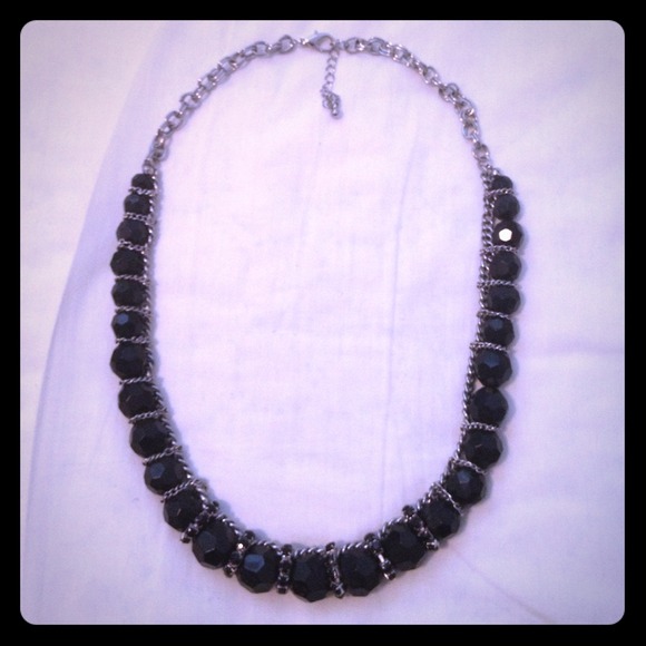 🚫SOLD🚫Black Rhinestones Silver Chain Necklace