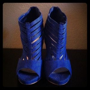 Peep toe suede booties