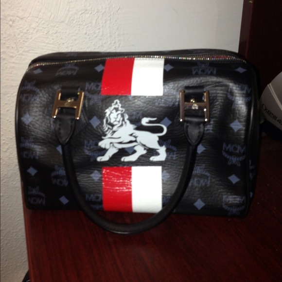 🌺RESERVED🌺 MCM Princess Lion 100% Authentic