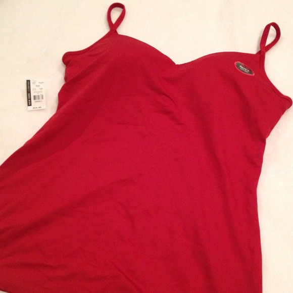 💢TRADE💢 Red Cami for @annar3tikail3e