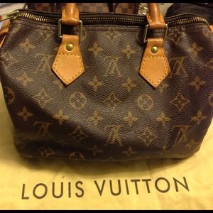 Louis Vuitton Authentic Monogram Speedy 25