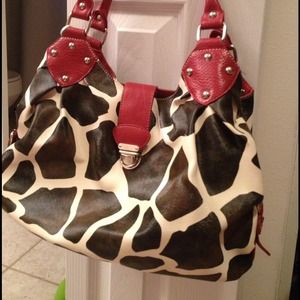 Fashion purse! Giraffe print.  Like new!