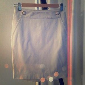 Cream Banana Republic pencil skirt with pockets