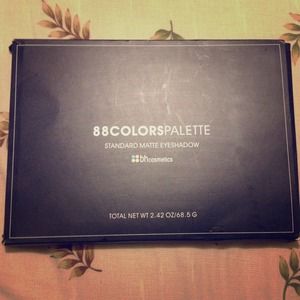 ✨Sold✨Bh 88 color palette