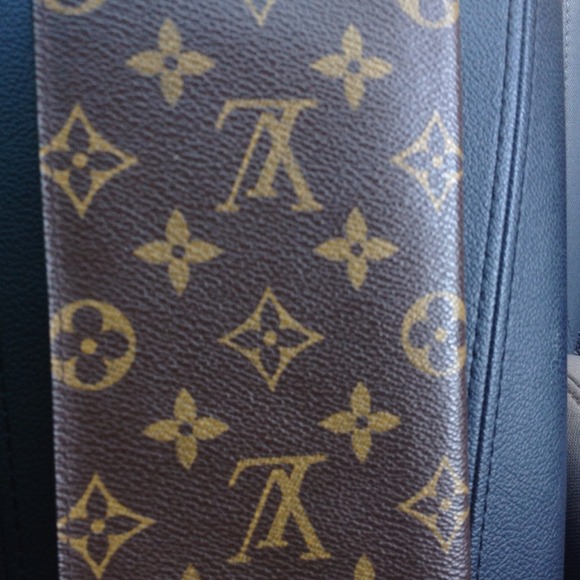 Men's LV wallet