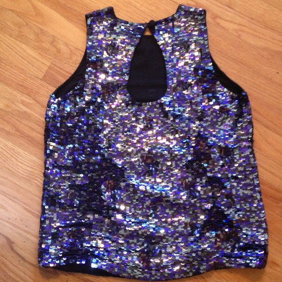 NEW French Connection Metallic Purple Sequin Top - Picture 4 of 4
