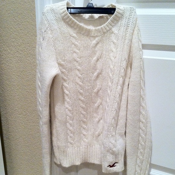 ❗SOLD Hollister Off-White Sweater❗