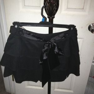 Layered skirt w/satin