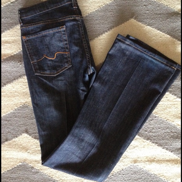 Bundle Seven Jean Bootcut - darker wash & BR scarf