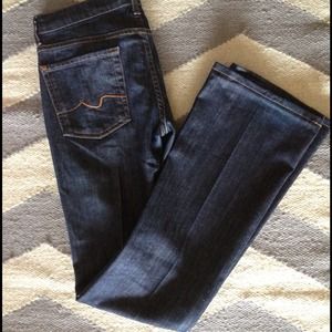 Bundle Seven Jean Bootcut - darker wash & BR scarf