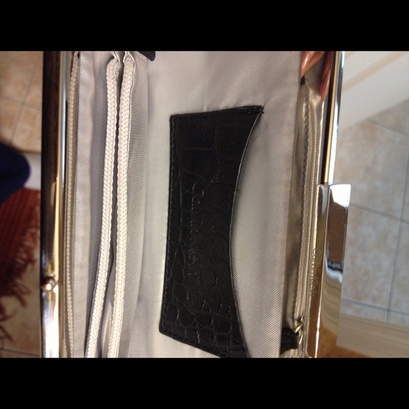 Calvin Klein Blk Embossed Alligator Print Clutch - Picture 4 of 4