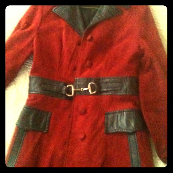 Adorable, vintage coat.