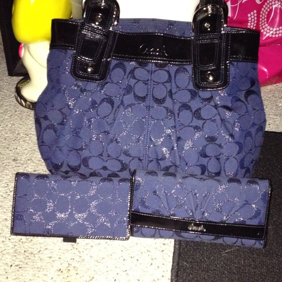 Authentic coach purses wallet an check book!!