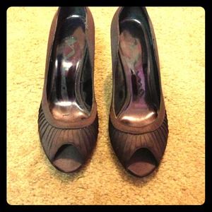 Never worn soft brown heels