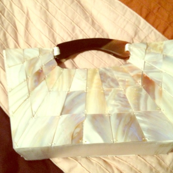 Shell handbag