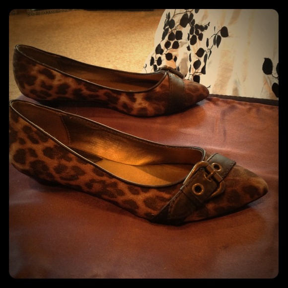 Fiona brand leopard shoes. Size 5 1/2.