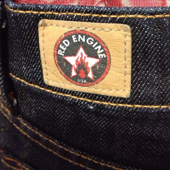 **SOLD** Red Engine Mid-Rise Jeans size 29 NWOT - Picture 2 of 4