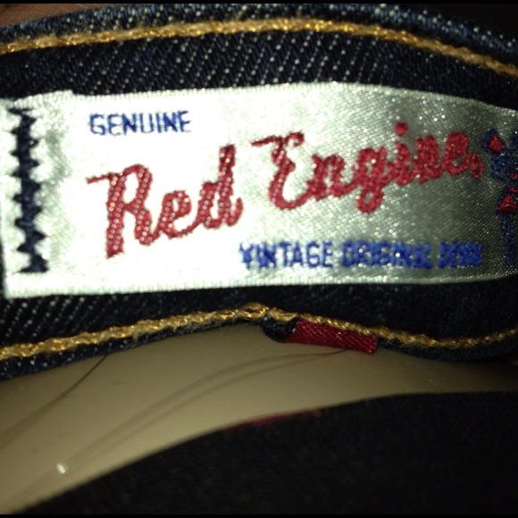 **SOLD** Red Engine Mid-Rise Jeans size 29 NWOT - Picture 3 of 4