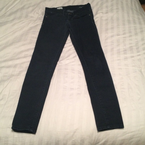 Dark wash Gap legging jeans